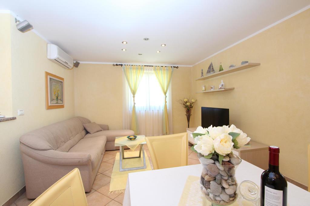 Apartments Pataj โรวีน ภายนอก รูปภาพ