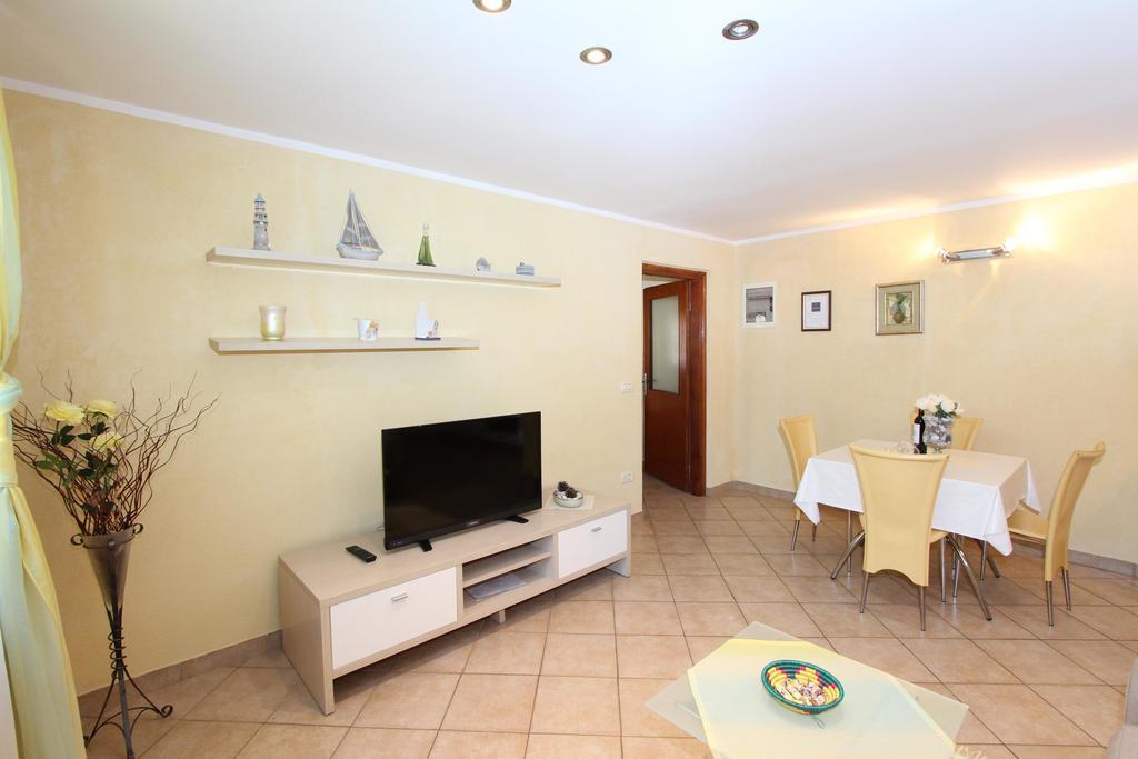 Apartments Pataj โรวีน ภายนอก รูปภาพ
